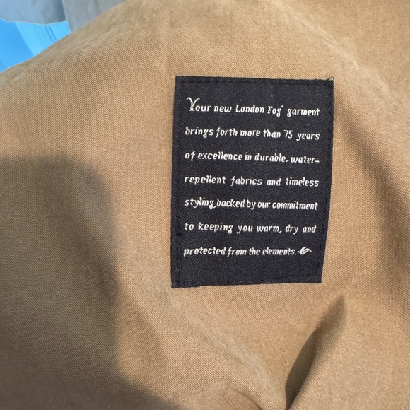 London Fog Women's Tan Trench Coat, size 10 - Picture 8 of 15